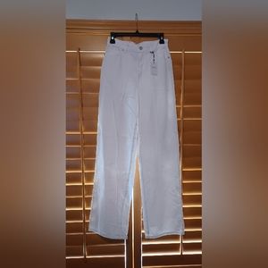 NWT Forever 21 Wide leg Jeans in White. Size 26